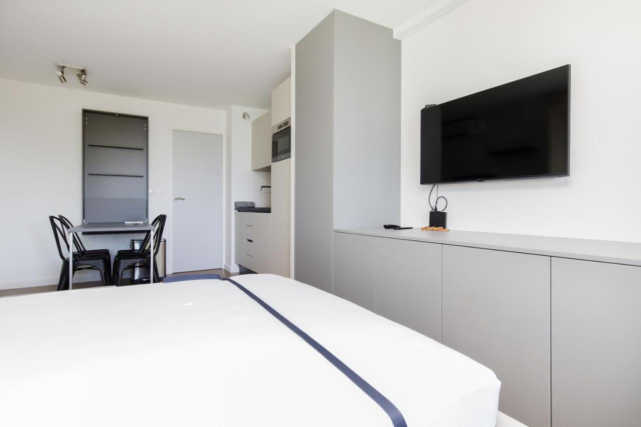 Suite 118 - Piscine - 50 Metres Plage - Terrasse - Clim - Wifi 戛纳 外观 照片
